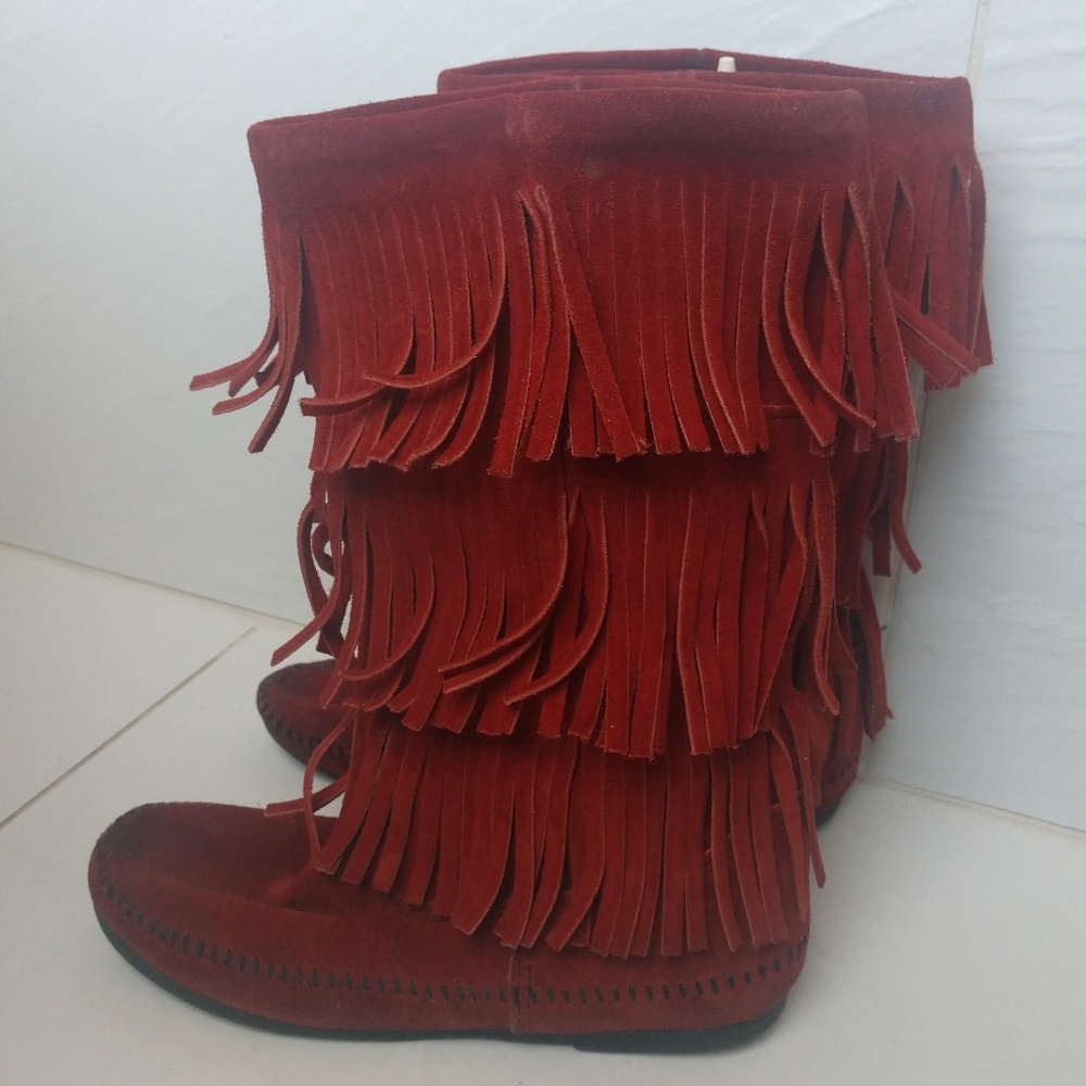 Minnetonka 3 layer fringe boot - Maroon